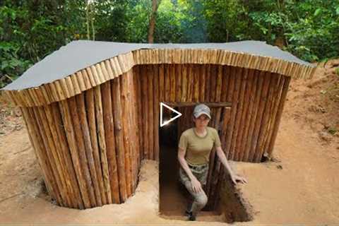 Building Survival Earth Bushcraft DUGOUT Shelter , Plastic Roof,  Clay Fireplace, Bushcraft Skills