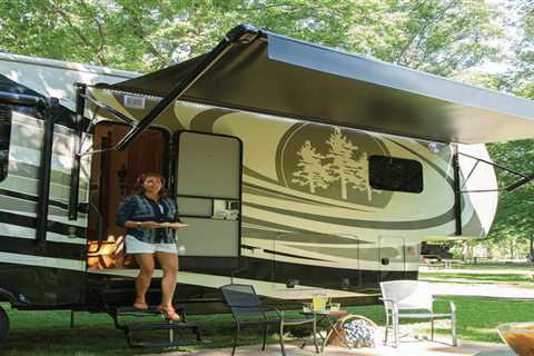 How to Extend RV Awnings