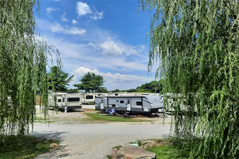 Mount Up at Quiet Woods Green River Stables Horse Camp RV Park in Kentucky